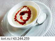 Natillas, typical dessert made of milk, eggs and sugar. Стоковое фото, фотограф Яков Филимонов / Фотобанк Лори