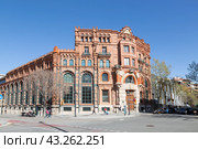 Здание Central Catalana de Electricidad в Барселоне, построенное в 1897 году. Памятник промышленной архитектуры. Испания (2018 год). Редакционное фото, фотограф Наталья Волкова / Фотобанк Лори