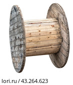 Деревянная катушка для кабеля на белом фоне. Wooden cable coil isolated on white background. Стоковое фото, фотограф Татьяна Д / Фотобанк Лори