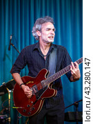 Luca Giordano - Italian singer, bluesman, musician, guitar player (2024 год). Редакционное фото, фотограф Евгений Ткачёв / Фотобанк Лори
