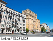Проспект Мира, дома 47 и 49. Москва. Россия (2024 год). Редакционное фото, фотограф E. O. / Фотобанк Лори