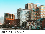 Бизнес центр на Новоданиловской набережной в Москве. Данилов плаза, Palmira Business Club, Dm Tower. Городской пейзаж (2024 год). Редакционное фото, фотограф Константин Григорьев / Фотобанк Лори
