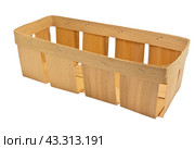 Коробочка из бересты на белом фоне. Birch bark box on a white background. Стоковое фото, фотограф Татьяна Д / Фотобанк Лори
