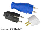 Электрические вилки на белом фоне. The electric plug on a white background. Стоковое фото, фотограф Татьяна Д / Фотобанк Лори