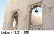 Traditional Arabic architecture, Al Fahidi, Dubai, United Arab Emirates, copy space. Стоковое фото, фотограф Екатерина Золина / Фотобанк Лори