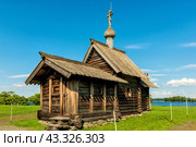 Wooden old church of the 15th century of the resurrection of Lazarus on the island of Kizhi (2023 год). Редакционное фото, фотограф Владимир Ушаров / Фотобанк Лори