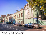 Улица Пречистенка, Пречистенский переулок, Дом А.И. Коншиной, Дом Ученых, Москва (2023 год). Редакционное фото, фотограф Baturina Yuliya / Фотобанк Лори