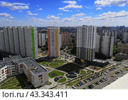 Вид на жилые дома на улице Родионова и в Новых Химках (2020 год). Редакционное фото, фотограф Александр Замараев / Фотобанк Лори