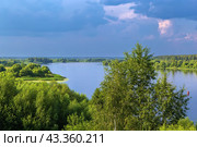 Landscape with Volga river, Russia (2022 год). Стоковое фото, фотограф Boris Breytman / Фотобанк Лори