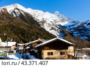 Snowy winter in Argentiere Chamonix Mont Blanc, mountain ski resort in Alps. Стоковое фото, фотограф Яков Филимонов / Фотобанк Лори