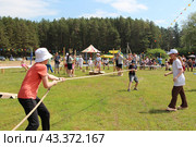 Перетягивание каната. Праздник Сабантуй. (2024 год) Редакционное фото, фотограф хохрякова альбина накиповна / Фотобанк Лори