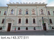 Московский архитектурный институт (МАрхИ). Здание по адресу ​улица Рождественка, 11 строение 3 (2024 год). Редакционное фото, фотограф Константин Григорьев / Фотобанк Лори