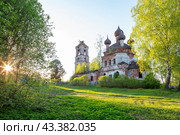 Троицкая церковь в Спас Шелупино, Ивановская область (2024 год). Редакционное фото, фотограф Ирина Яровая / Фотобанк Лори