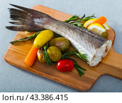 Country style baked merluccius. Стоковое фото, фотограф Яков Филимонов / Фотобанк Лори