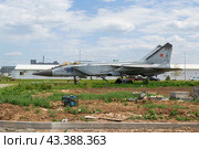 Боевой самолёт, реактивный истребитель-перехватчик МИГ-31, на территории музея, военная авиация. Волгоградская область, Средняя Ахтуба, Россия. (2024 год). Редакционное фото, фотограф Андрей Цыганков / Фотобанк Лори