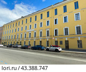 Казармы гвардейского экипажа, Римского-Корсакова 22 город Санкт-Петербург, 18.06.2024. Редакционное фото, фотограф Татьяна Терехина / Фотобанк Лори
