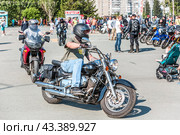 Всемирный День мотоциклиста в Сибири. Город Бердск, Новосибирская область, Западная Сибирь России. (2024 год). Редакционное фото, фотограф Евгений Мухортов / Фотобанк Лори