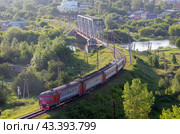 Электропоезд ЭТ2М-076, станция Алапаевск (2018 год). Редакционное фото, фотограф Алексей Иванов / Фотобанк Лори