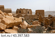 View of ancient abandoned town of Ghomrassen, Berber houses and granaries, Tataouine region of Tunisia. Стоковое фото, фотограф Яков Филимонов / Фотобанк Лори