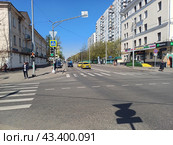 9-ая Парковая улица в месте пересечения с Измайловским бульваром. Район Измайлово. Москва (2024 год). Редакционное фото, фотограф lana1501 / Фотобанк Лори
