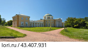 Estate of Counts Chernyshevs, Alexandrino Park. Summer panorama. Russia, Saint-Petersburg. Стоковое фото, фотограф Елена  Попкова / Фотобанк Лори