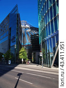 Berlin / Germany - 09 Sep 2015: Sony Center in Potsdamer Platz, Berlin, Germany. Редакционное фото, фотограф Сергей Стрелков / Фотобанк Лори