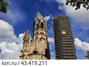 Berlin / Germany - 09 Sep 2015: Kaiser Friedrich Gedachtniskirche, Berlin, Germany. Редакционное фото, фотограф Сергей Стрелков / Фотобанк Лори