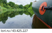 Inflatable kayak on the water. Inflatable kayak board in close-up. Стоковое фото, фотограф Zima Nadezhda / Фотобанк Лори