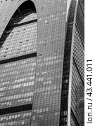Фрагмент башни Империя (Imperia Tower) в ММДЦ Москва-Сити (2024 год). Редакционное фото, фотограф Константин Григорьев / Фотобанк Лори