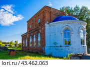 Законсервированная церковь (Церковь Казанской иконы Божией Матери, село Кажлейка) (2024 год). Редакционное фото, фотограф Илья Старков / Фотобанк Лори