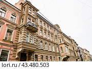 Дом И. С. Семенова. Улица Коломенская, дом 15. Летний день. Санкт-Петербург (2024 год). Редакционное фото, фотограф E. O. / Фотобанк Лори