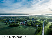 Посёлок Берёзовка, туман над рекой Инёй с высоты птичьего полёта. Новосибирская область, Западная Сибирь (2024 год). Стоковое фото, фотограф Евгений Мухортов / Фотобанк Лори