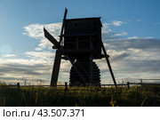 Ветряная мельница. Деревня Кимжа Мезенского района Архангельской области (2022 год). Стоковое фото, фотограф Николай Гернет / Фотобанк Лори