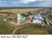 Церковь Николая Чудотворца при Сурском Иоанновском монастыре, Архангельская область. Село Сура. Вид сверху. (2022 год). Стоковое фото, фотограф Николай Гернет / Фотобанк Лори
