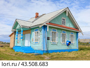 Дом сказительницы Марфы Крюковой в деревне Зимняя Золотица Архангельской области (2021 год). Стоковое фото, фотограф Николай Гернет / Фотобанк Лори