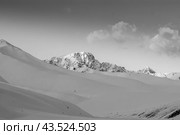 Sunrise in the Suusamyr Valley, Kyrgyzstan, selective focus. Стоковое фото, фотограф Evgenii Predibailo / Фотобанк Лори