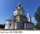 Преображенская церковь в деревне Рогожа Тверской области (2024 год). Редакционное фото, фотограф Максим Гулячик / Фотобанк Лори