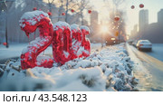 New Year 2025 celebration. Red foil balloons 2025 on snowy decorated city street, festive background, christmas video and greeting card, holiday season celebration. Стоковое AI-видео, аниматор Ирина Михайличенко / Фотобанк Лори