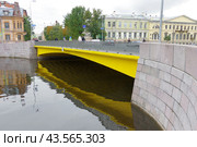 Храповицкий мост через реку Мойку, Санкт-Петербург (2018 год). Редакционное фото, фотограф Алексей Иванов / Фотобанк Лори