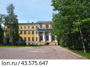 Санкт-Петербург, Троице-Сергиева Приморская пустынь. Инвалидный дом с церковью святого мученика Валериана и усыпальница графов Зубовых. Архитектор Луиджи Руска. Стоковое фото, фотограф Елена  Попкова / Фотобанк Лори