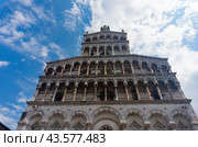 Лукка, Тоскана, собор Св. Михаила, (2018 год). Редакционное фото, фотограф Николай Алмаев / Фотобанк Лори