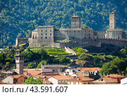 Medieval castle of Montebello on summer day. Bellinzona. Switzerland. Стоковое фото, фотограф Яков Филимонов / Фотобанк Лори