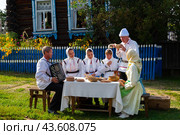Performance in Mari Ethnographic Open-Air Museum (2021 год). Редакционное фото, фотограф Яков Филимонов / Фотобанк Лори