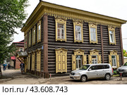 Город Иркутск. Улица Дзержинского, дом 48 (Бывший доходный дом Соколовского), 1890 год (2024 год). Стоковое фото, фотограф Александр Тараканов / Фотобанк Лори
