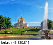 Петергоф летним днем. Редакционное фото, фотограф Татьяна Т / Фотобанк Лори