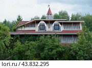 Рыцарский замок (2024 год). Редакционное фото, фотограф MК / Фотобанк Лори