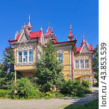Город Томск, улица Красноармейская, 67/1. Дом с Жар-птицами (2024 год). Редакционное фото, фотограф Цибаев Алексей / Фотобанк Лори