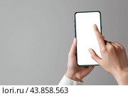Девушка держит смартфон, крупным планом руки. Смартфон с белым пустым экраном. Generative AI. Стоковое AI-изображение, AI-художник Щеголева Ольга / Фотобанк Лори