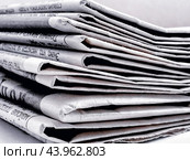 Стопка газет. Стоковое фото, фотограф Татьяна Т / Фотобанк Лори