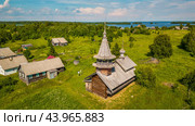 Часовня Петра и Павла в деревне Насоновщина (Волкостров). Карелия. Летний солнечный день. Редакционное фото, фотограф Сергей Цепек / Фотобанк Лори